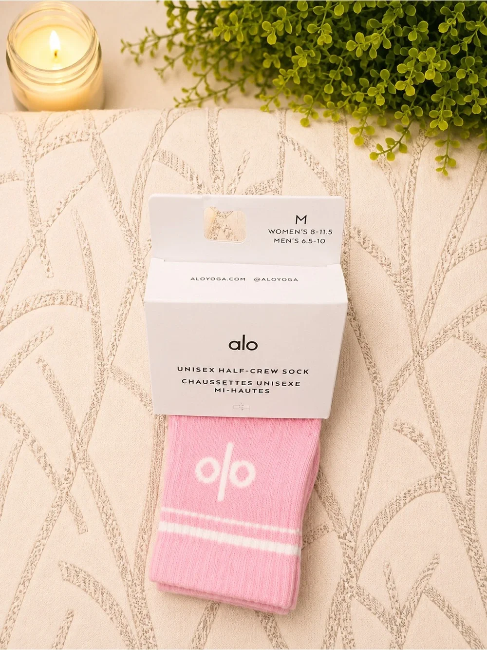 Alo Unisex Half-Crew Sock NWT in Sweet Pink/White ~ Size M